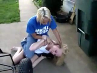 real white girlfight - tubesafari.com