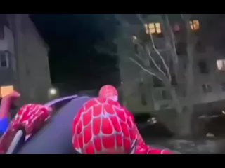 in russia-a new quadrober trend: adolescents in spider-man costumes massively burst into the shopping center or pvz